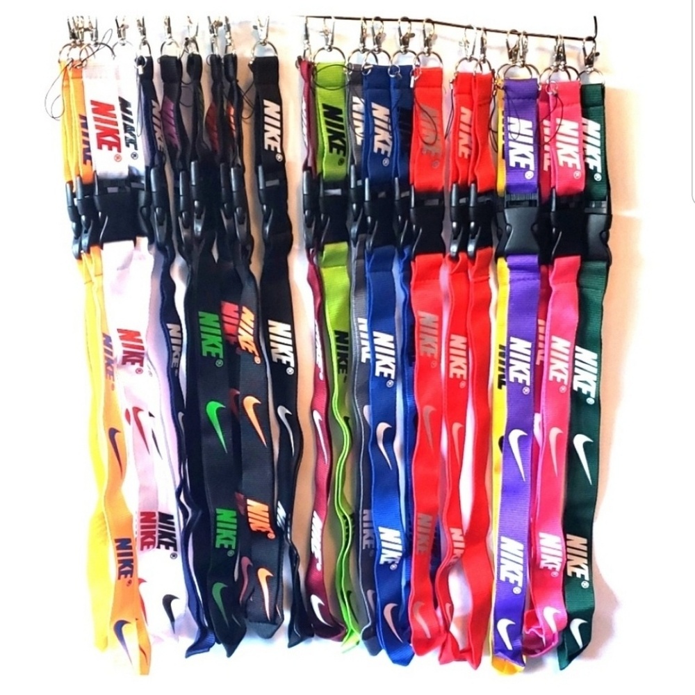 nike keychains lot of (4)